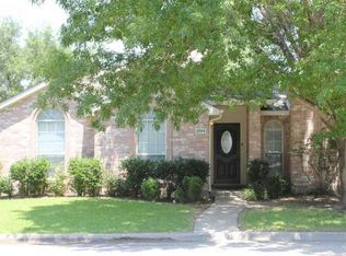 2914 Snapdragon Ct, Garland, TX 75040