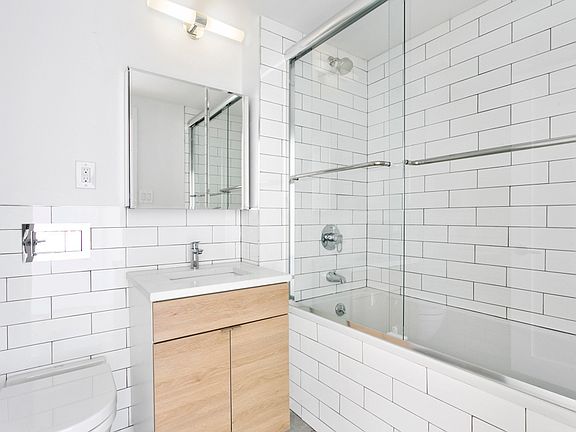 3rd image of 6260 99th St APT 1108