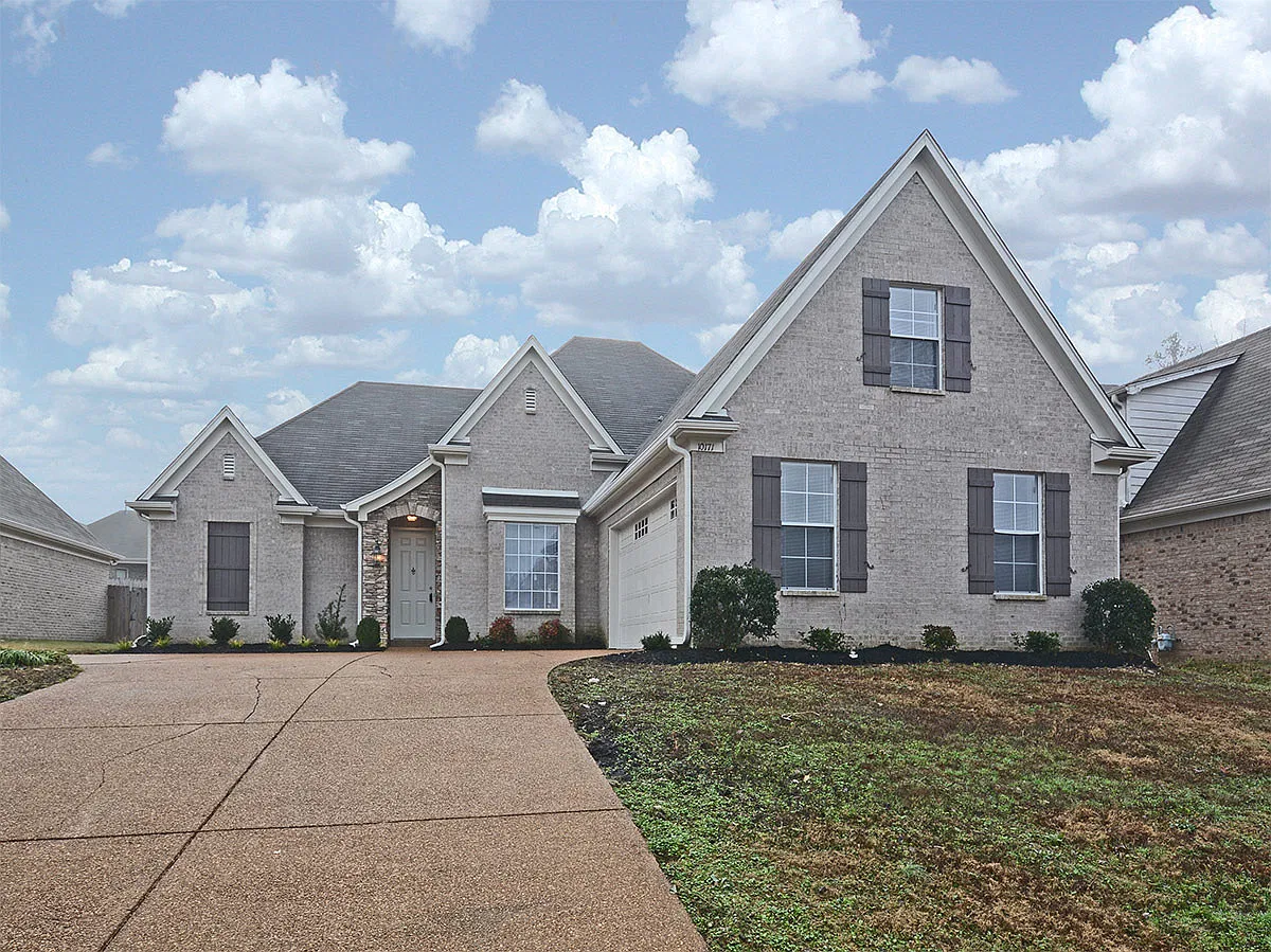 3 bedroom with a Bonus Room and 2 baths in Cordova Near Houston Levee — Photo 1