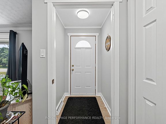 3rd image of 48 Pine St