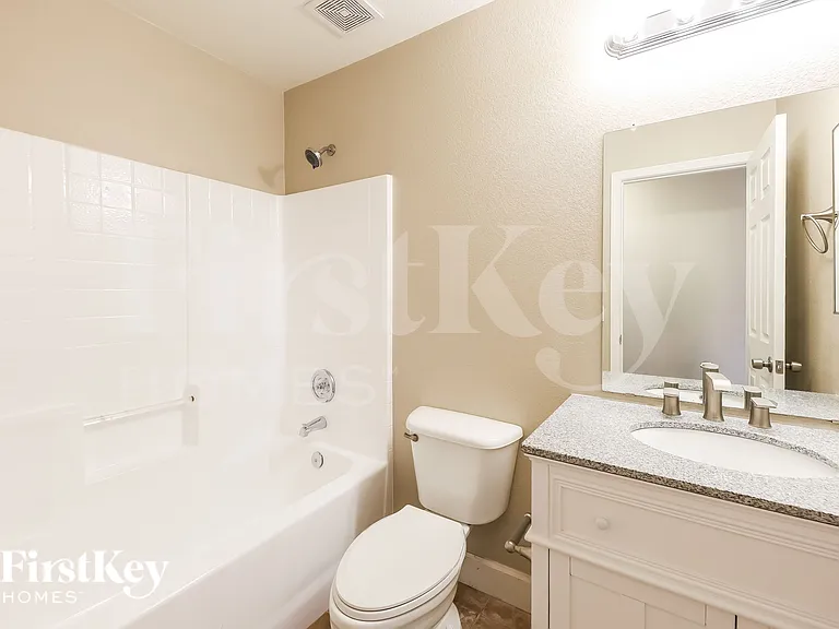 18139 N 113th Ave — Photo 14