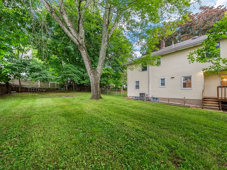 160 Magnolia Ave — Photo 22