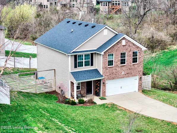 10314 Park Lake Dr, Louisville, KY 40229