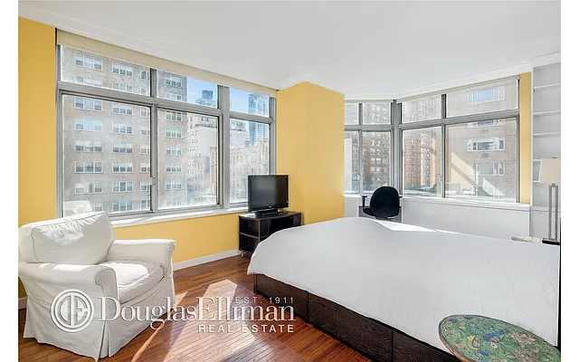 Rented by Douglas Elliman | media 10