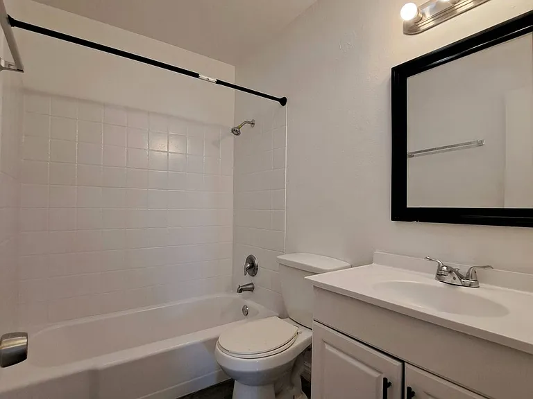 3361 Brussels St — Photo 6