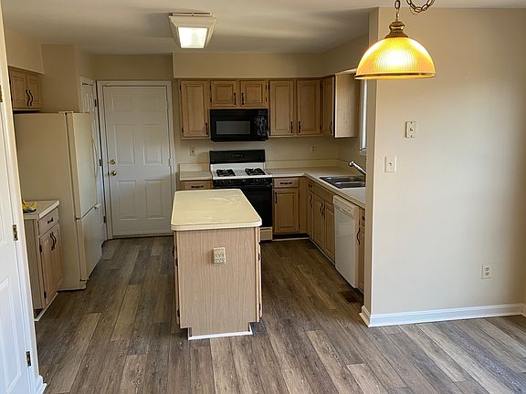 4th image of 6308 Sweetbriar Dr