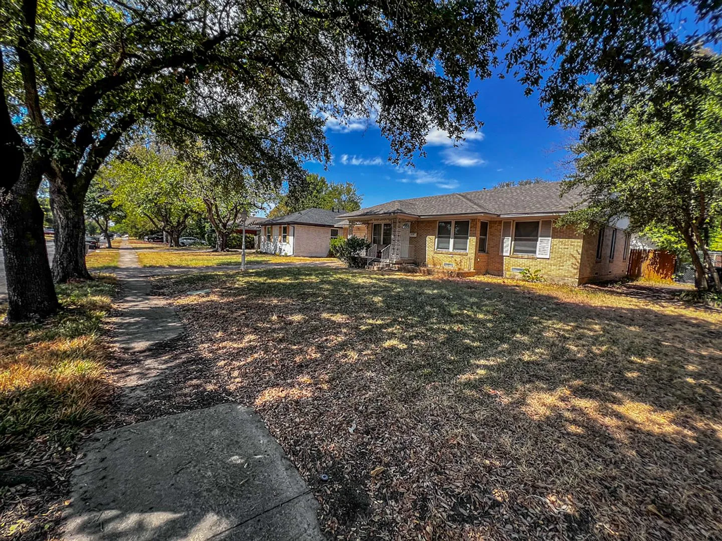 Charming 3-Bedroom Home in Dallas! — Photo 3