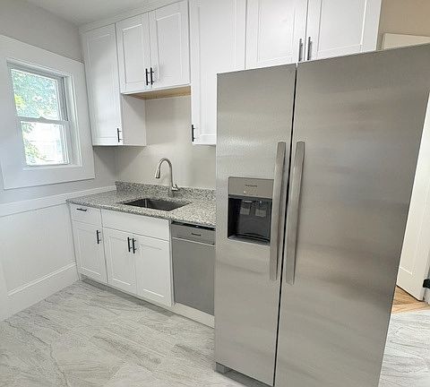 2nd image of 18 Sumner St #2