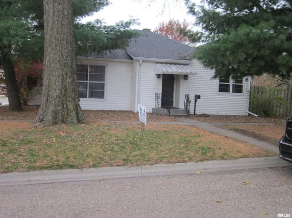 121 E High St, Mason City, IL 62664