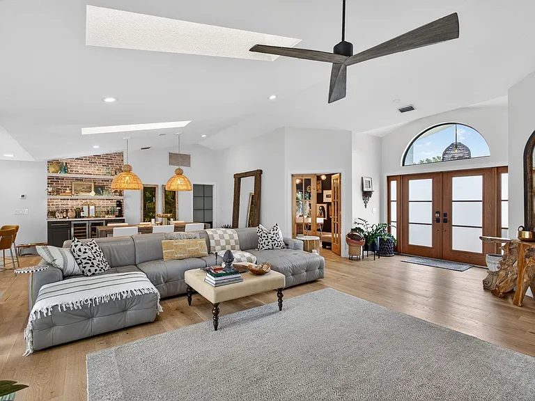 12897 La Rochelle Cir — Photo 12
