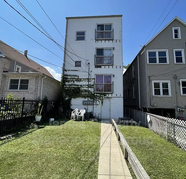 4023 N Troy St #2 — Photo 9