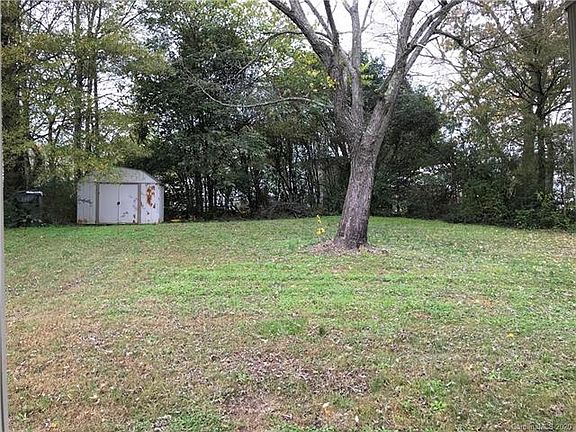 5th image of 3019 Curtis St
