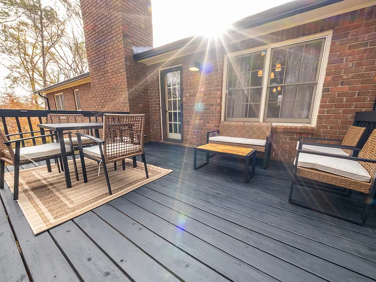 140 Nina Celeste Ln — Photo 31