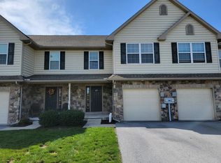 214 Mount Olive Ln, Ephrata, PA 17522