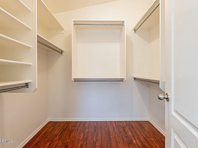 491 E Devon Dr — Photo 20