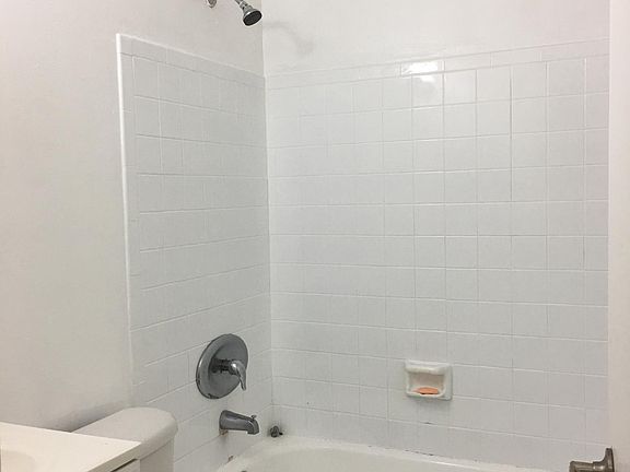 5th image of 15659 SW 73 Circle Ter #5-8