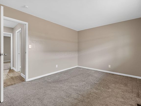 5th image of 212 E Alcott Rd