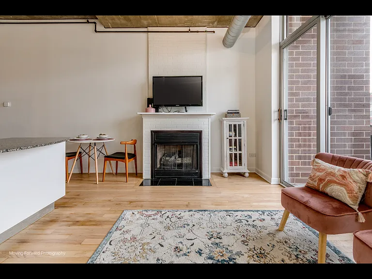 111 S Morgan St — Photo 11