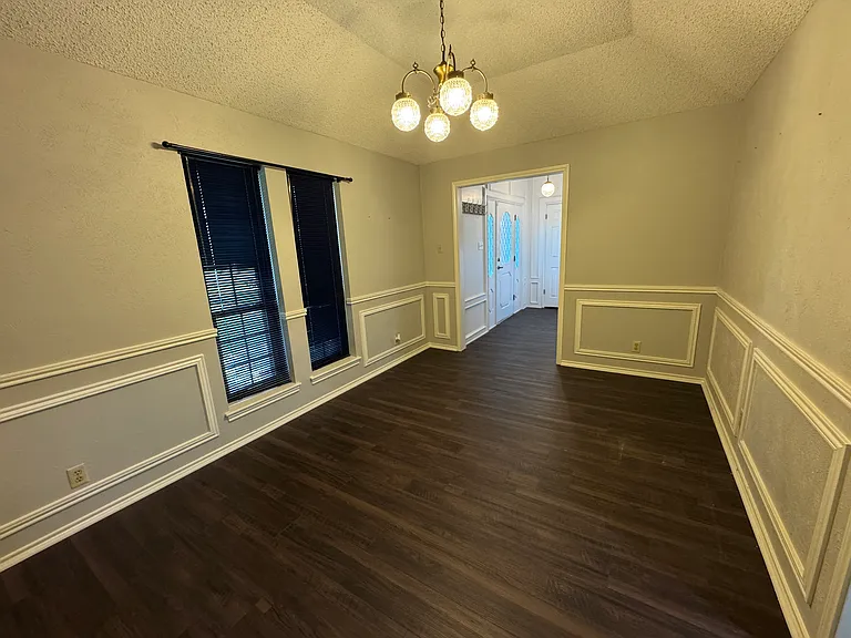 108 E Brooks St — Photo 11