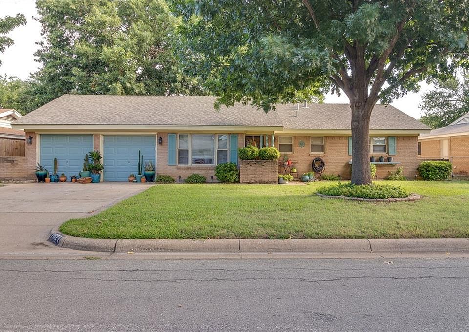 1st image of 7621 Palomar Dr