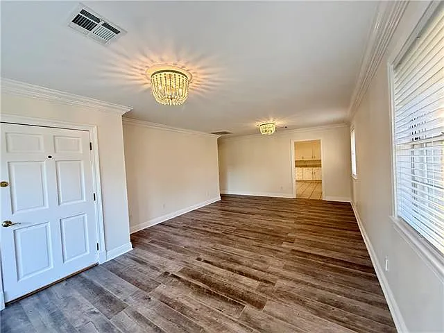 4 bed, 3.0 bath, 2321 sqft, $2,900 — Photo 2