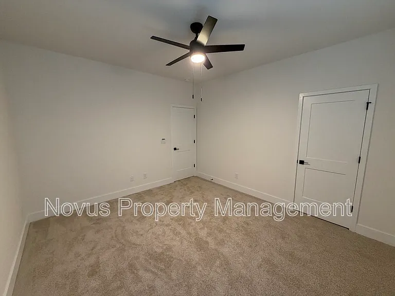205 Laney Dr — Photo 11