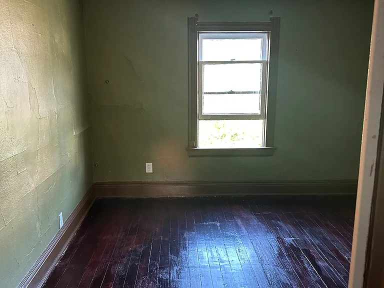 642 Berry St — Photo 10