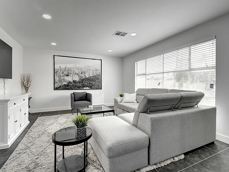 7513 E Cambridge Ave — Photo 9