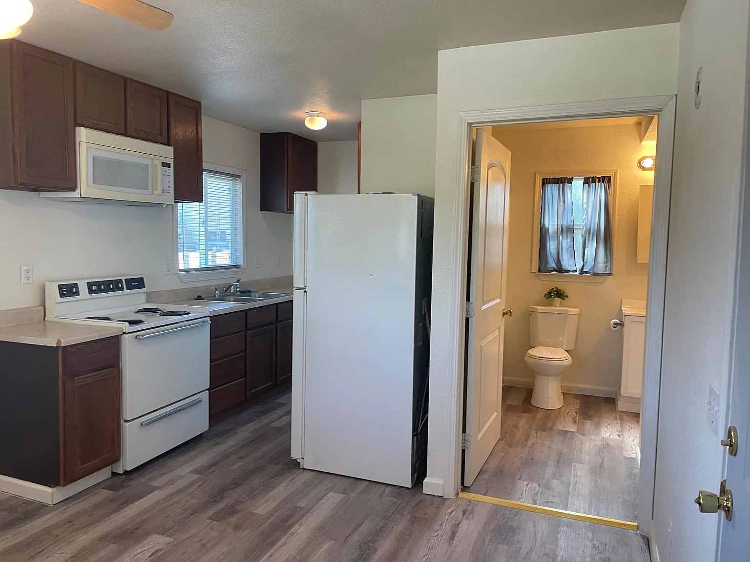 3486 Lakeshore Boulevard — Photo 4
