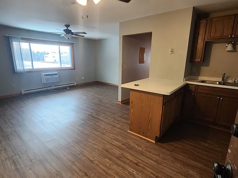 8 Unit At 3509 93rd St — Photo 11