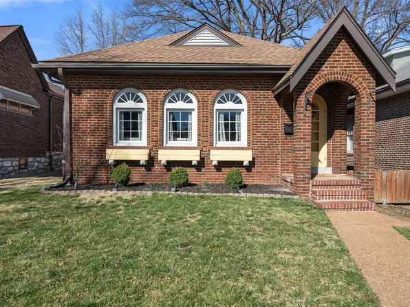 3845 Dover Pl, Saint Louis, MO 63116