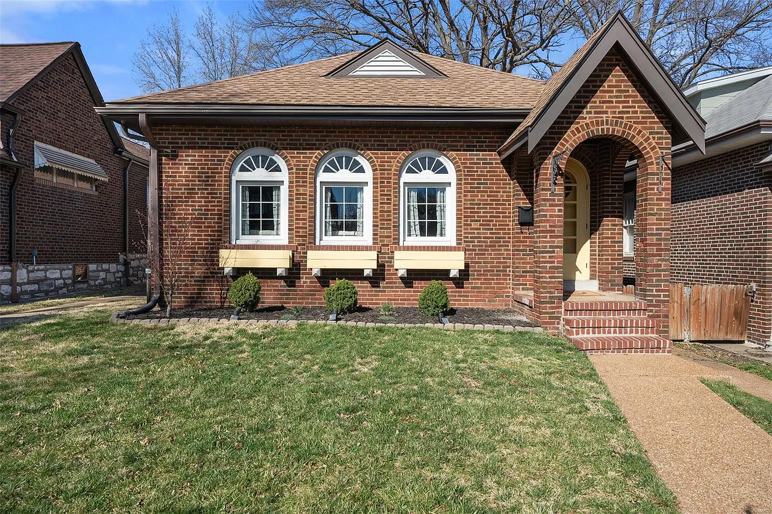 3845 Dover Pl photo 1
