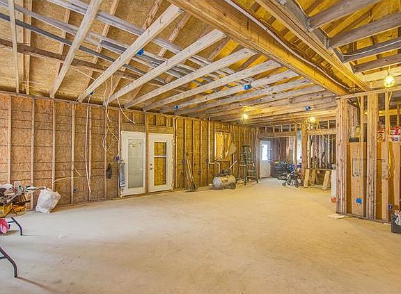 5th image of 124 Rocky Hill Dr