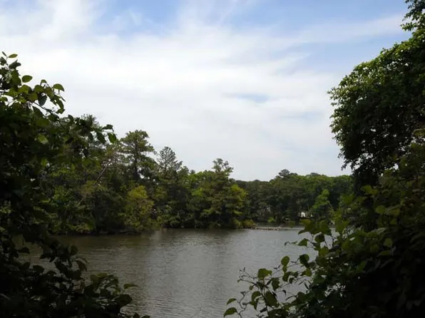 1208 Smith Cove Cir, Virginia Beach, VA 23455