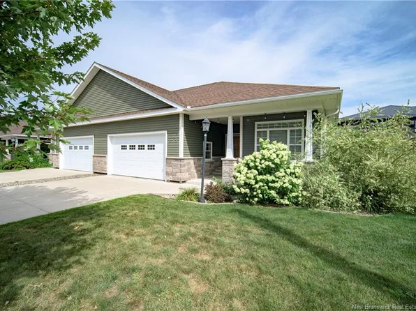 255 Rainsford Ln, Fredericton, NB E3B 7T1