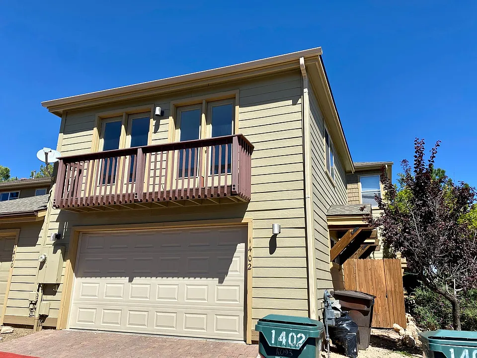 1402 E Scarlet Dr #1/2