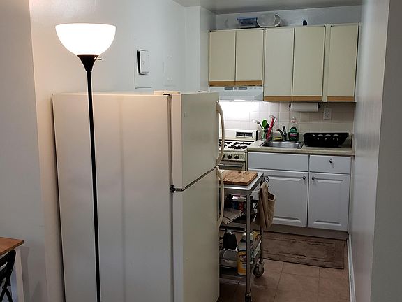 3rd image of 1011 Arlington Blvd APT 945