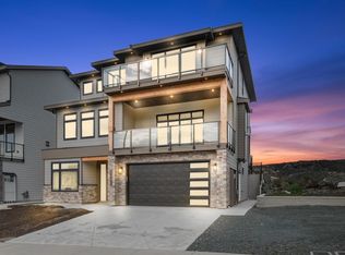 46143 S Crestview Dr, Chilliwack, BC V2R6G4