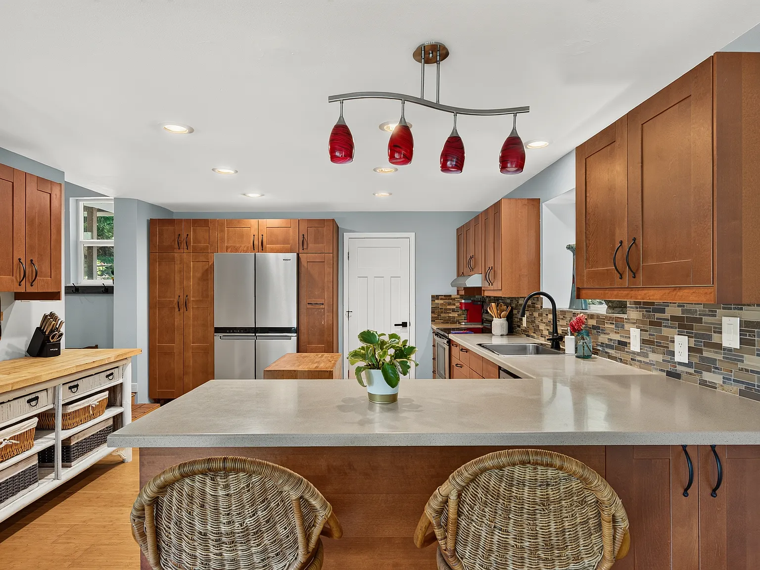 3 bed, 2.5 bath, 1896 sqft, $4,950 — Photo 3