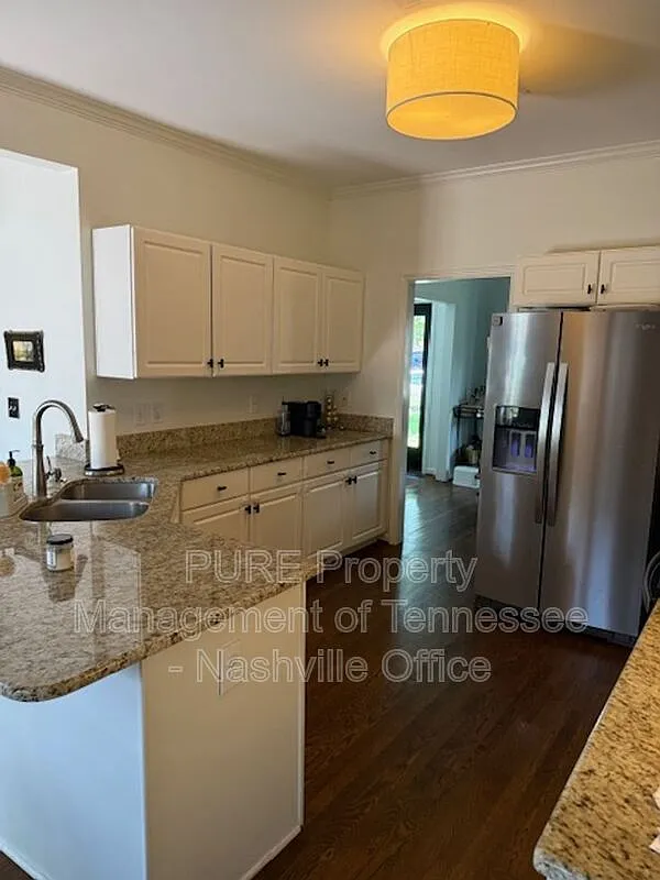 4 bed, 2.5 bath, 2428 sqft, $3,500 — Photo 3