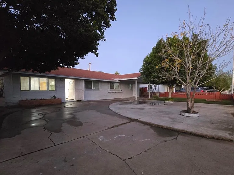 3420 W Maryland Ave — Photo 2
