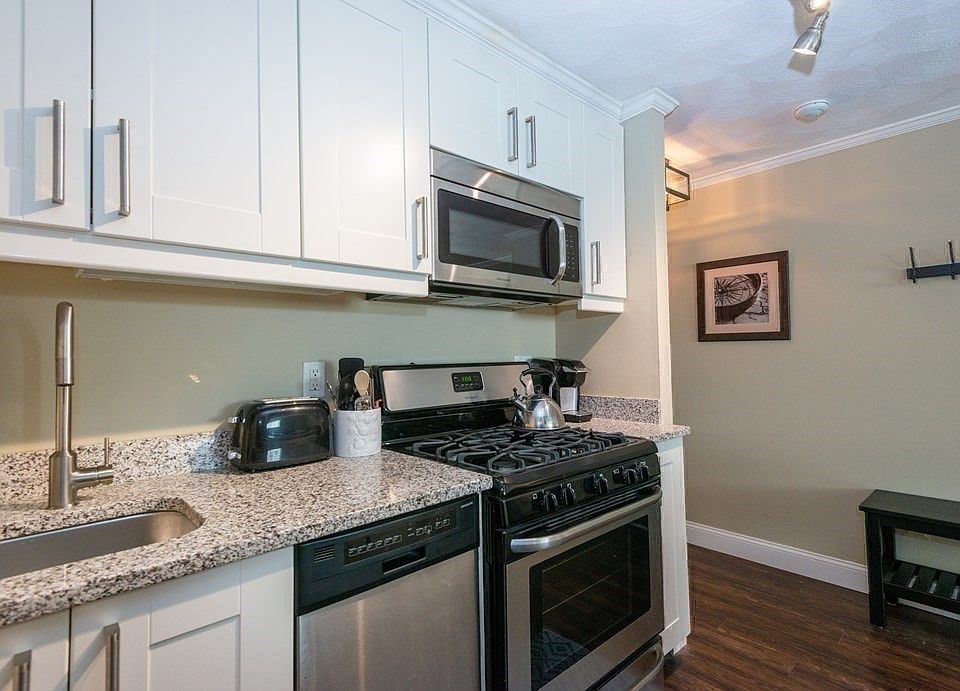 2 Greenbriar Dr APT 105, North Reading, MA 01864 Zillow