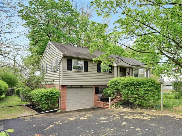 3206 Nolt Rd, Lancaster, PA 17601