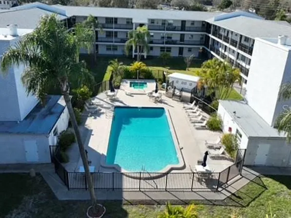 4050 4th St N APT 229, Saint Petersburg, FL 33703