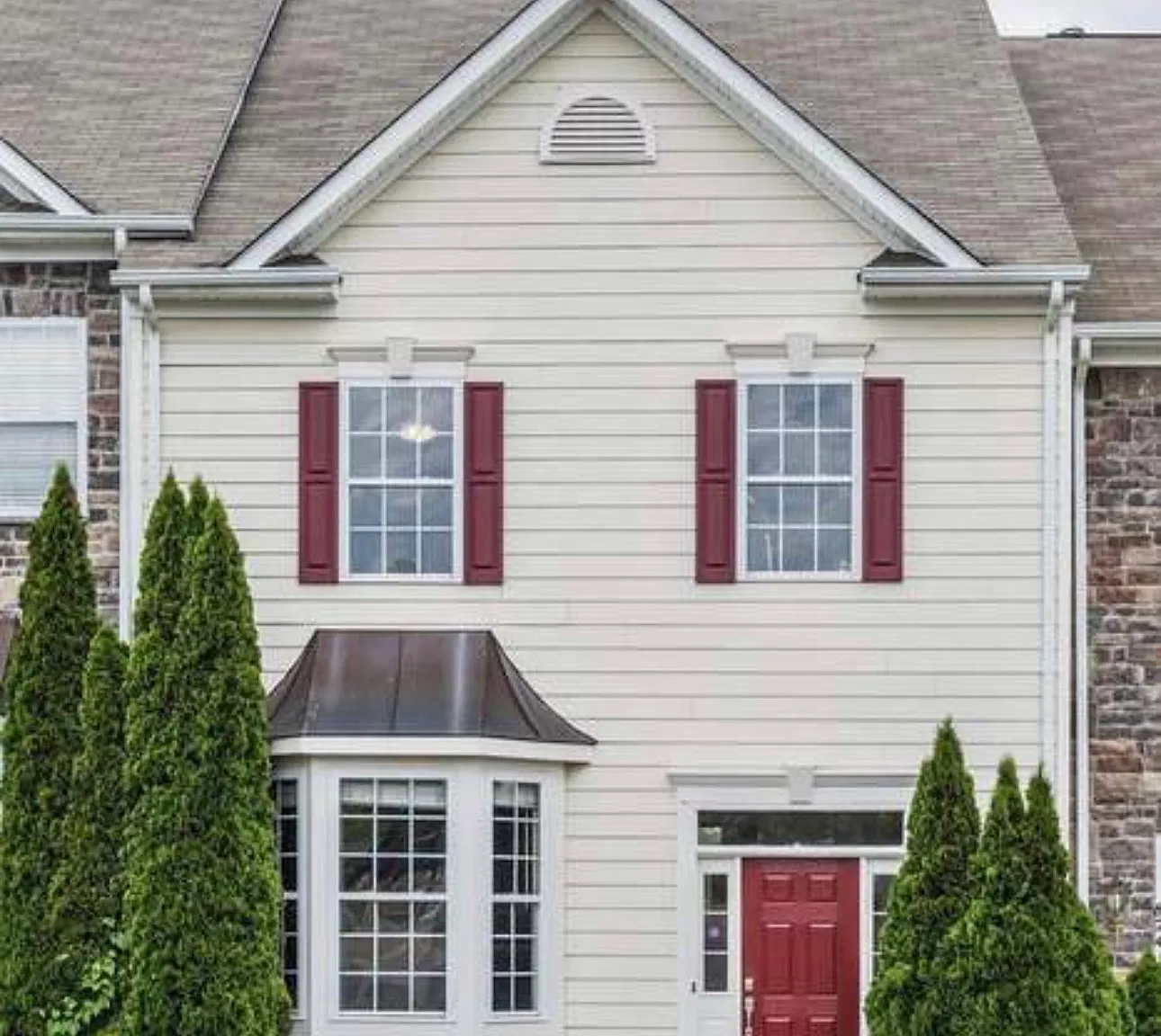 826 Linfield Ter NE — Photo 1