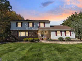 33 Beechwood Dr, Robbinsville, NJ 08691