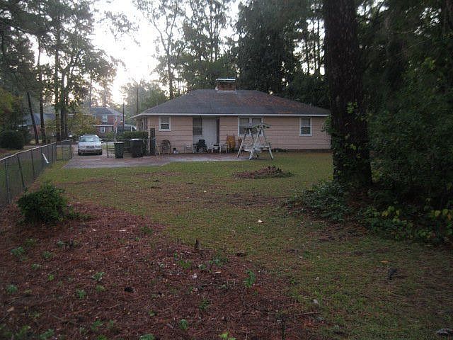 2nd image of 220 Pine Cir