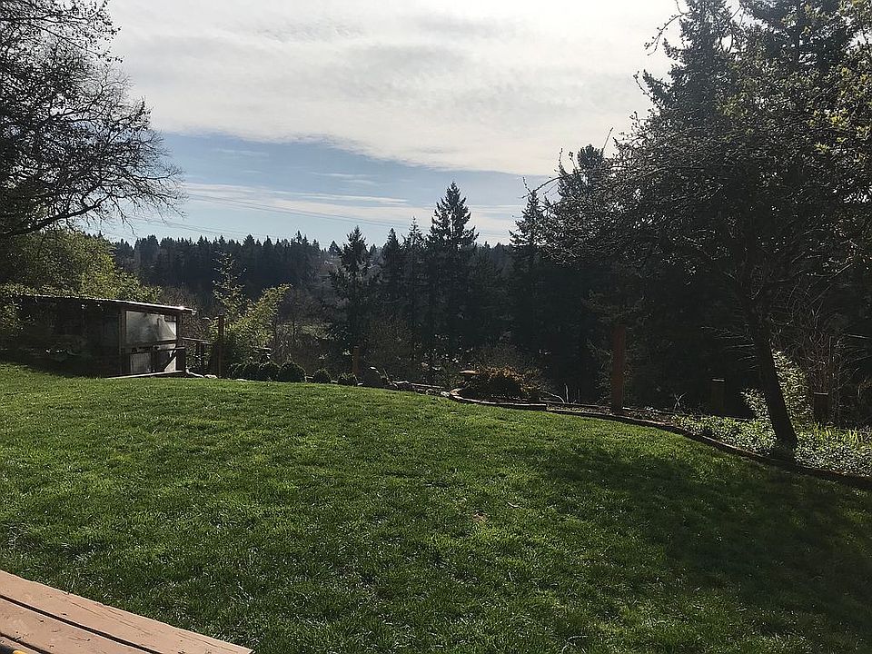 1st image of 207 NW Overlook Dr