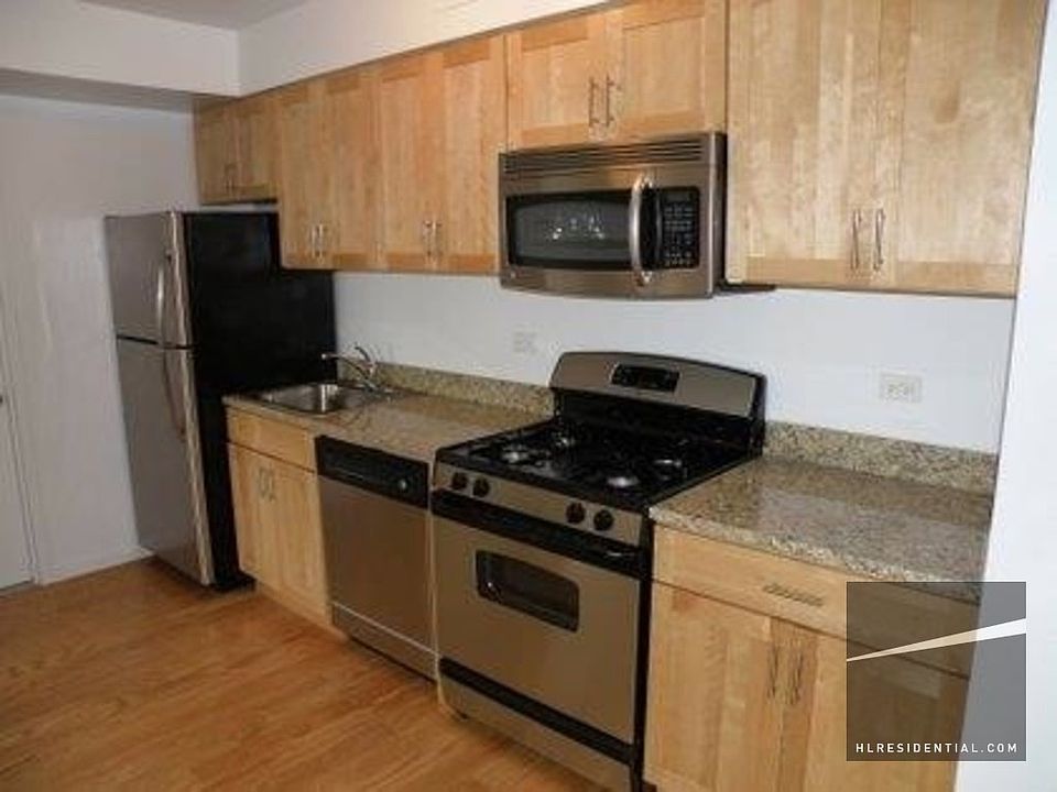1st image of 2848 31st St #2
