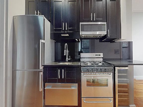 4th image of 212 E 25th St APT 6